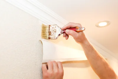 Pose de papier peint à Brestot — revêtements muraux et toiles de verre